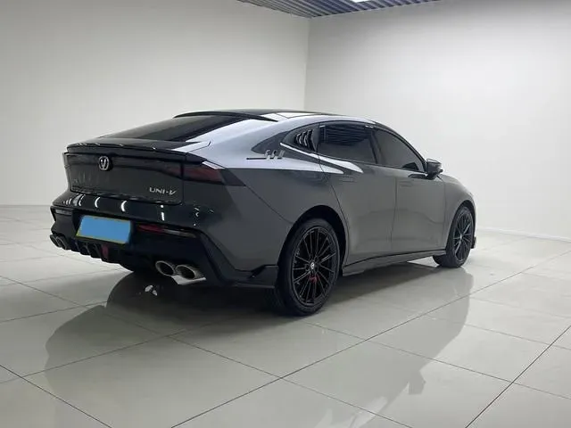 2023 ChangAn UNI-V 1.5T 188HP L4 7DCT,autocango,china used car exporter,china ev exporter,chinese used car exporter,chinese used ev exporter