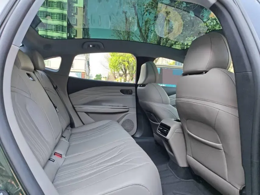 2025 Geely Galaxy Starshine 8 1.5L 112HP L4 1DHT PHEV,autocango,china used car exporter,china ev exporter,chinese used car exporter,chinese used ev exporter