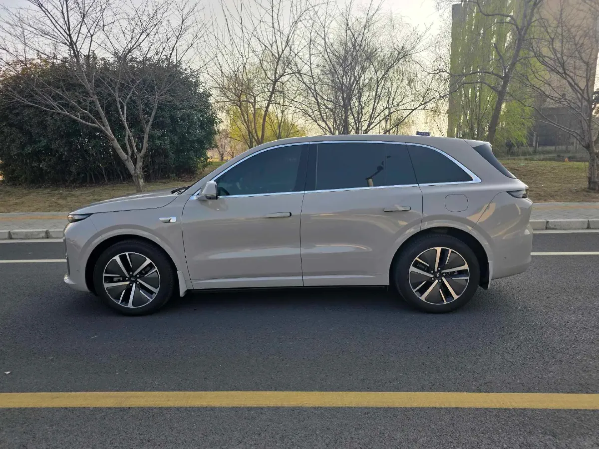 2024 Li L6 Range Extended 154HP L4 REEV 36.8KWH,autocango,china used car exporter,china ev exporter,chinese used car exporter,chinese used ev exporter