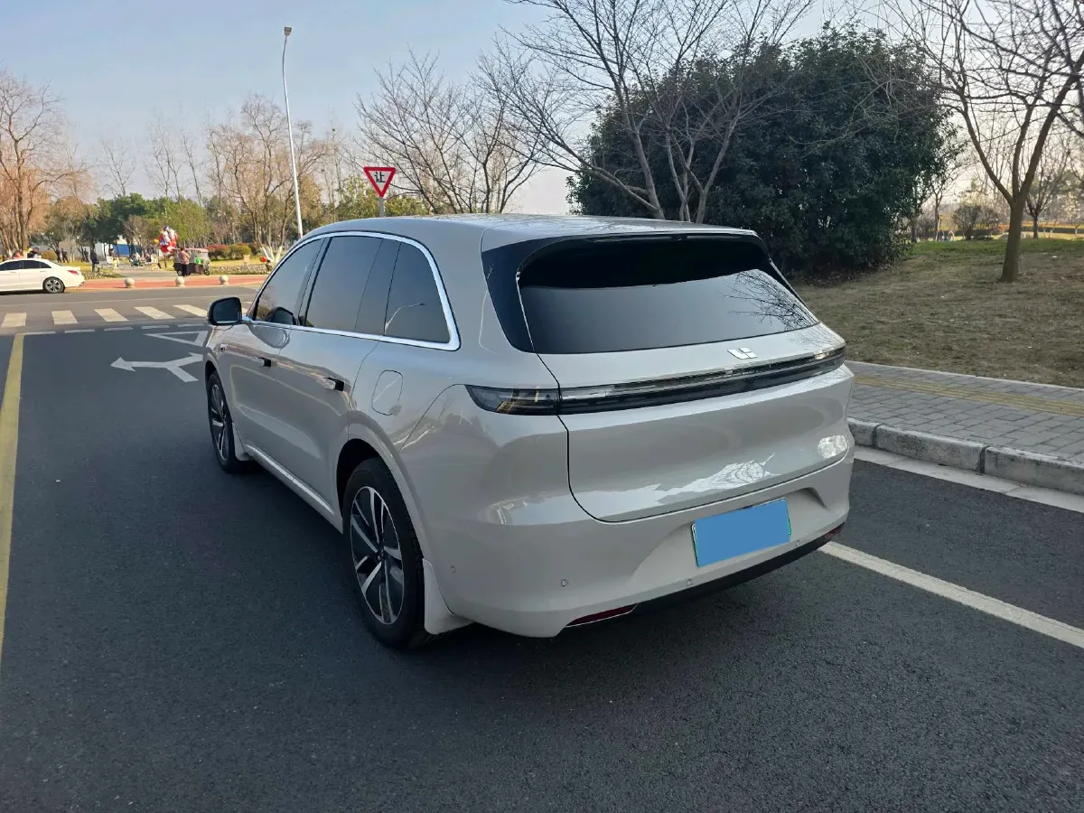 2024 Li L6 Range Extended 154HP L4 REEV 36.8KWH,autocango,china used car exporter,china ev exporter,chinese used car exporter,chinese used ev exporter