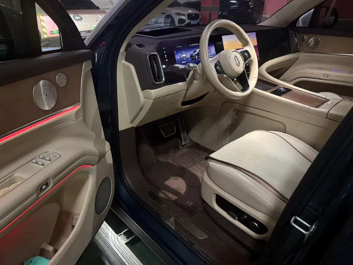 2024 AITO AITO M9 1.5T 152HP L4 REEV 42KWH,autocango,china used car exporter,china ev exporter,chinese used car exporter,chinese used ev exporter