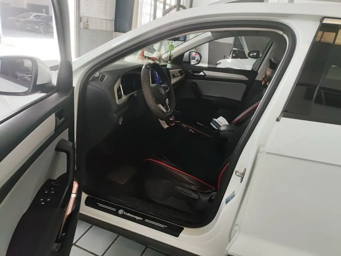 2023 Volkswagen T-Roc 1.4T 150HP L4 7DCT,autocango,china used car exporter,china ev exporter,chinese used car exporter,chinese used ev exporter