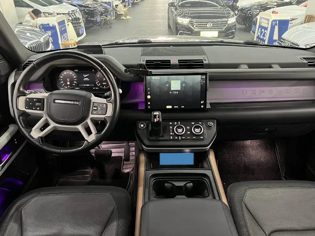 2023 Land Rover Defender 3.0T 400HP L6 8AT,autocango,china used car exporter,china ev exporter,chinese used car exporter,chinese used ev exporter