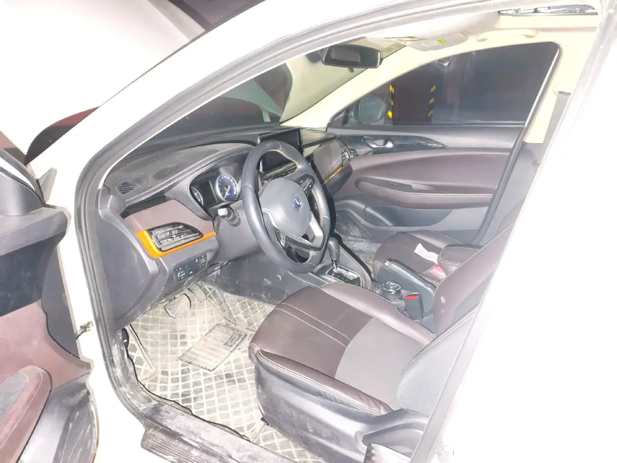 2021 ChangAn Eado DT 1.6L 125HP L4 4AT,autocango,china used car exporter,china ev exporter,chinese used car exporter,chinese used ev exporter