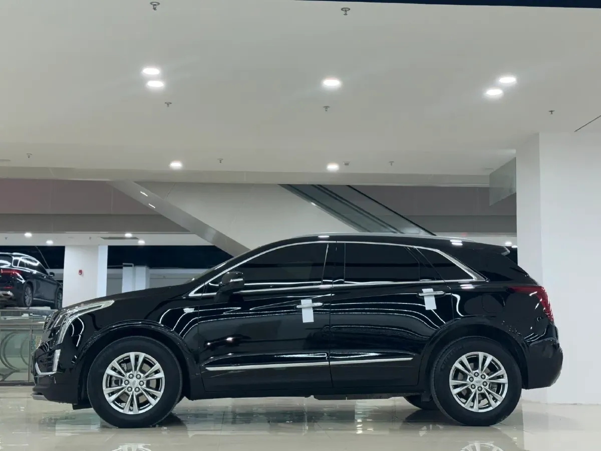 2022 Cadillac XT5 2.0T 237HP L4 9AT,autocango,china used car exporter,china ev exporter,chinese used car exporter,chinese used ev exporter