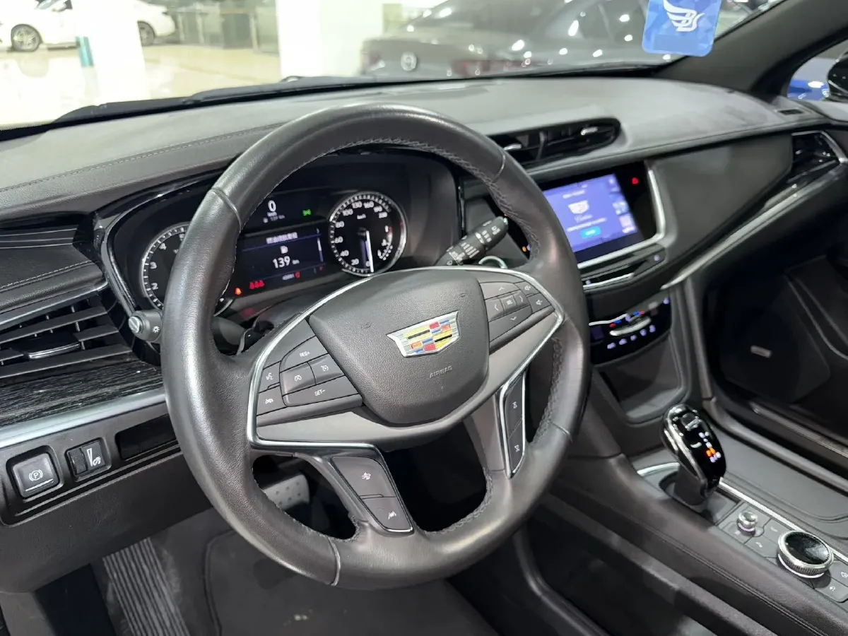 2022 Cadillac XT5 2.0T 237HP L4 9AT,autocango,china used car exporter,china ev exporter,chinese used car exporter,chinese used ev exporter