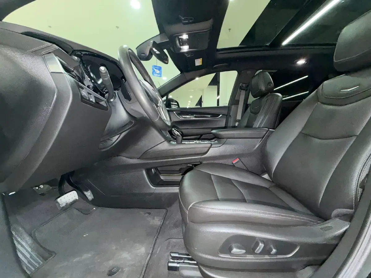 2022 Cadillac XT5 2.0T 237HP L4 9AT,autocango,china used car exporter,china ev exporter,chinese used car exporter,chinese used ev exporter