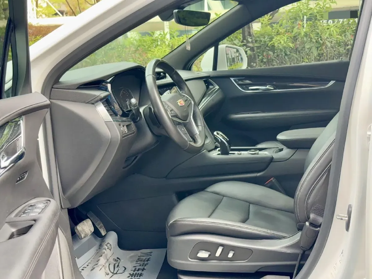 2020 Cadillac XT5 2.0T 237HP L4 9AT,autocango,china used car exporter,china ev exporter,chinese used car exporter,chinese used ev exporter