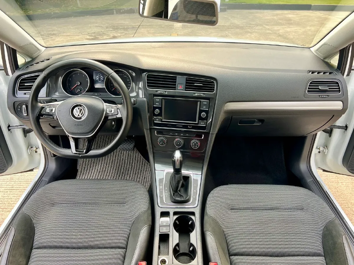 2018 Volkswagen Golf 1.4T 131HP L4 7DCT,autocango,china used car exporter,china ev exporter,chinese used car exporter,chinese used ev exporter