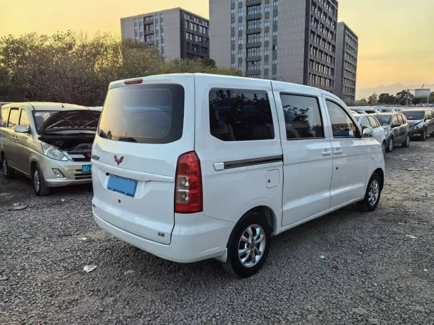2022 DongFeng Forthing LingZhi 1.6L 122HP L4 5MT,autocango,china used car exporter,china ev exporter,chinese used car exporter,chinese used ev exporter