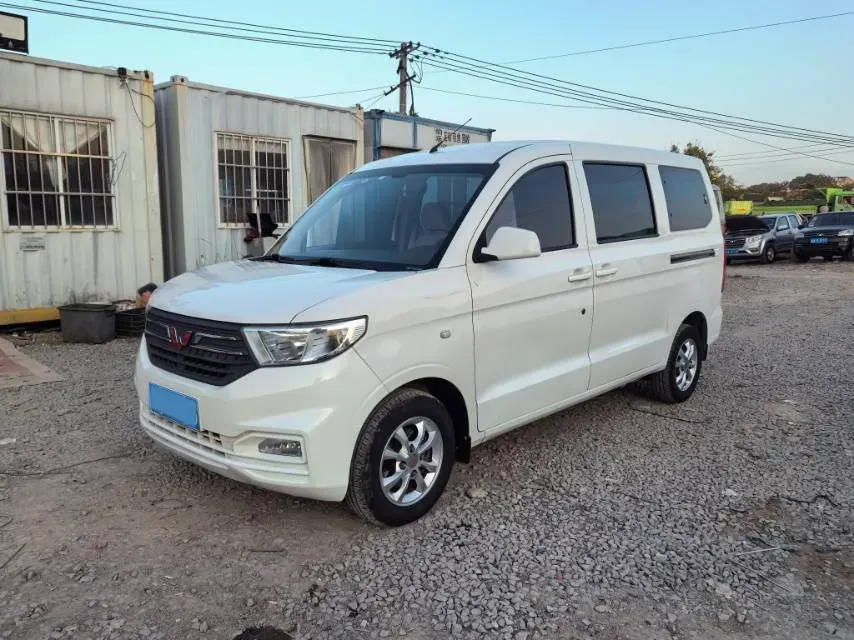 2022 DongFeng Forthing LingZhi 1.6L 122HP L4 5MT,autocango,china used car exporter,china ev exporter,chinese used car exporter,chinese used ev exporter