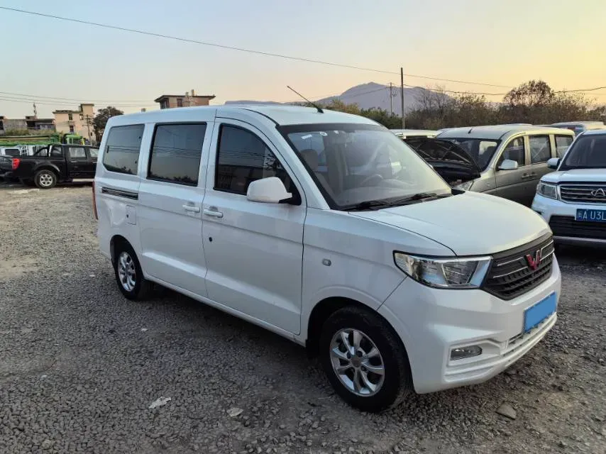 2022 DongFeng Forthing LingZhi 1.6L 122HP L4 5MT,autocango,china used car exporter,china ev exporter,chinese used car exporter,chinese used ev exporter