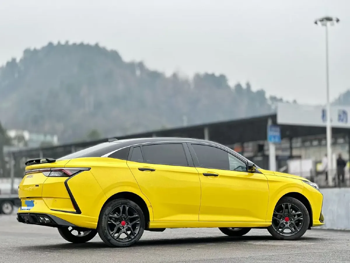 2021 DongFeng Aeolus YiXuan 1.5T 150HP L4 6DCT,autocango,china used car exporter,china ev exporter,chinese used car exporter,chinese used ev exporter