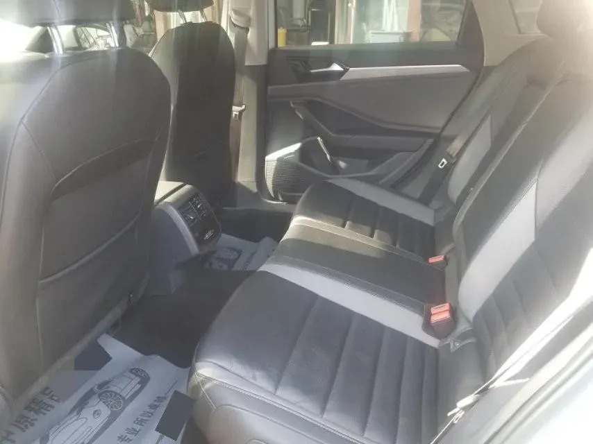 2019 Jeep Renegade 1.3T 173HP L4 7DCT,autocango,china used car exporter,china ev exporter,chinese used car exporter,chinese used ev exporter