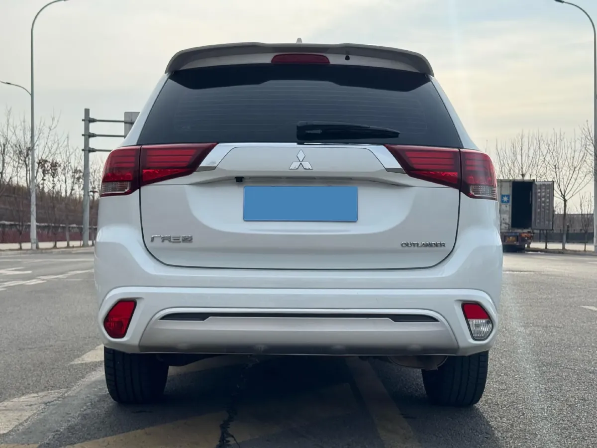 2021 Mitsubishi Outlander 2.0L 166HP L4 CVT,autocango,china used car exporter,china ev exporter,chinese used car exporter,chinese used ev exporter