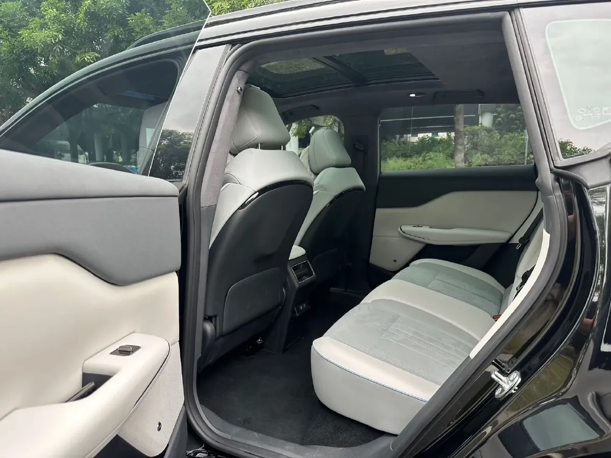 2024 Voyah ZhiYin BEV 79KWH,autocango,china used car exporter,china ev exporter,chinese used car exporter,chinese used ev exporter