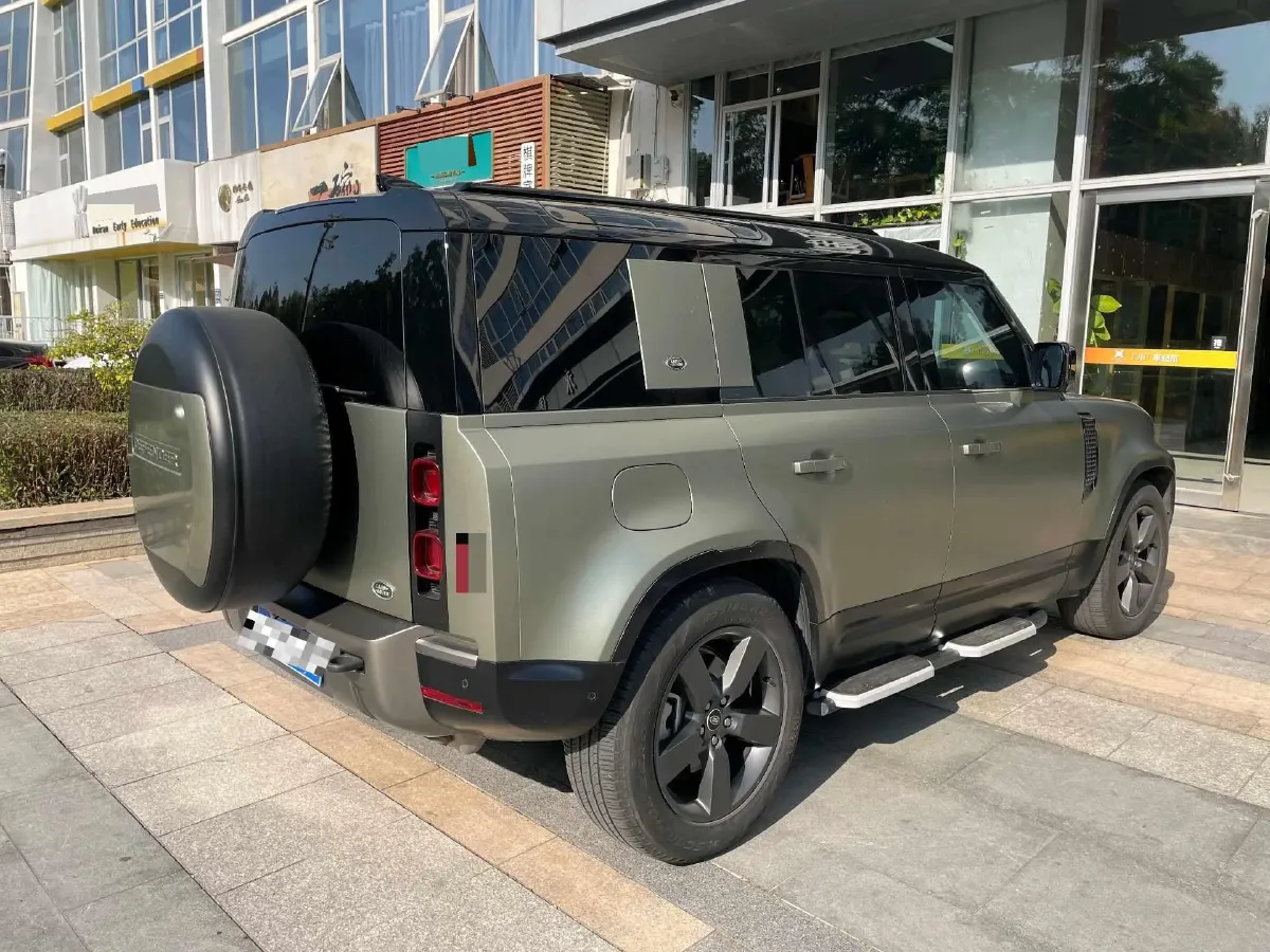 2022 Land Rover Defender 3.0T 400HP L6 8AT,autocango,china used car exporter,china ev exporter,chinese used car exporter,chinese used ev exporter