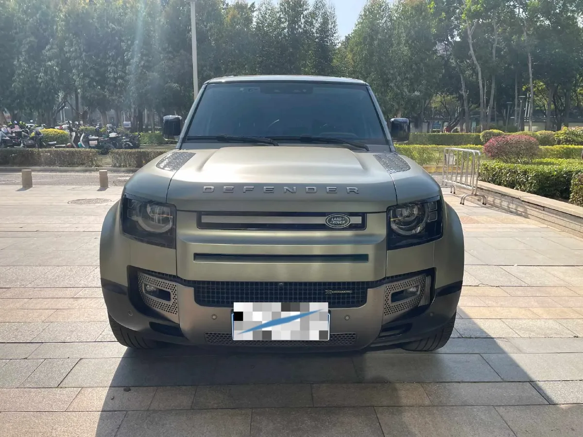 2022 Land Rover Defender 3.0T 400HP L6 8AT,autocango,china used car exporter,china ev exporter,chinese used car exporter,chinese used ev exporter