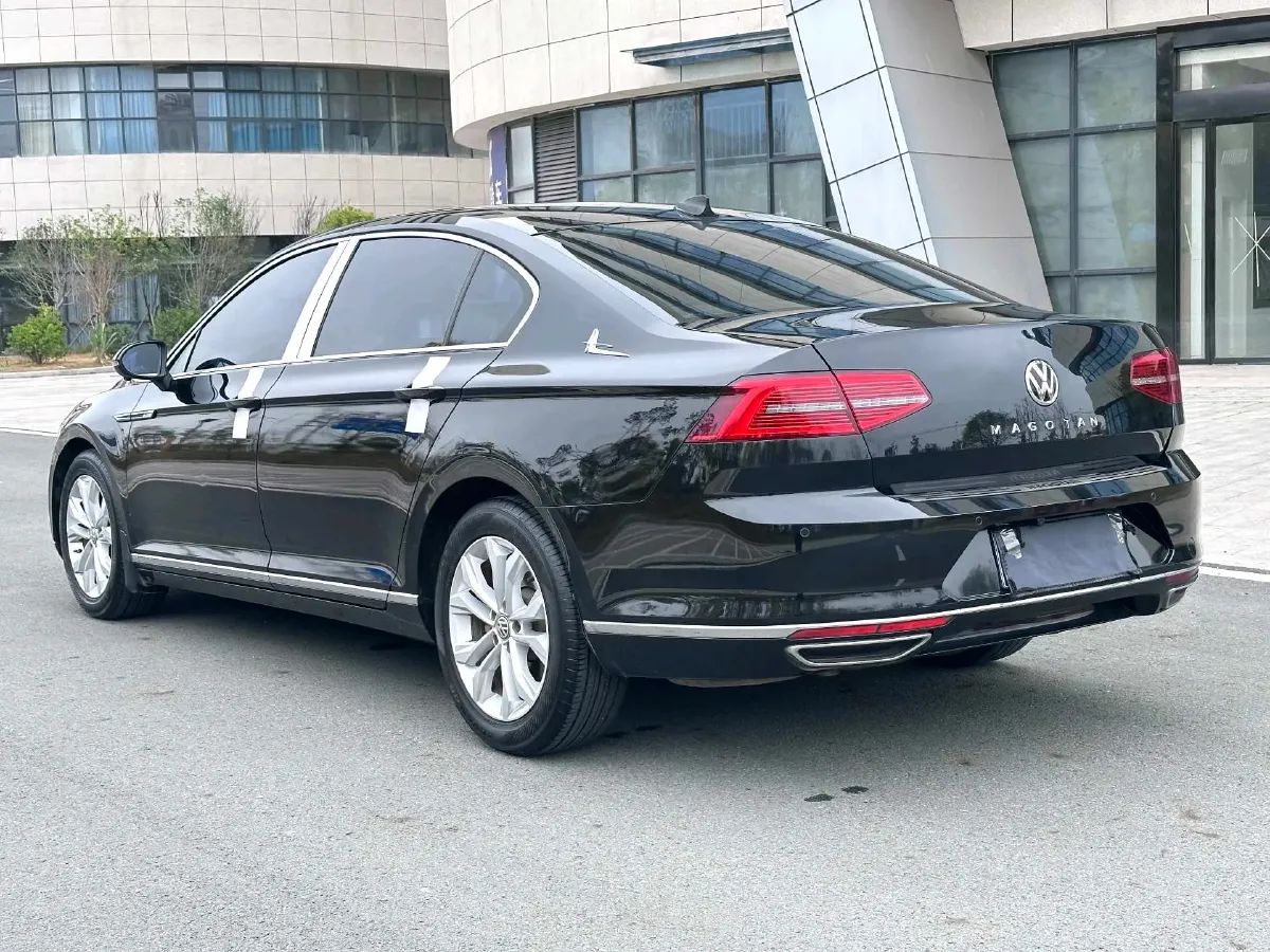 2017 Volkswagen Magotan 1.8T 180HP L4 7DCT,autocango,china used car exporter,china ev exporter,chinese used car exporter,chinese used ev exporter