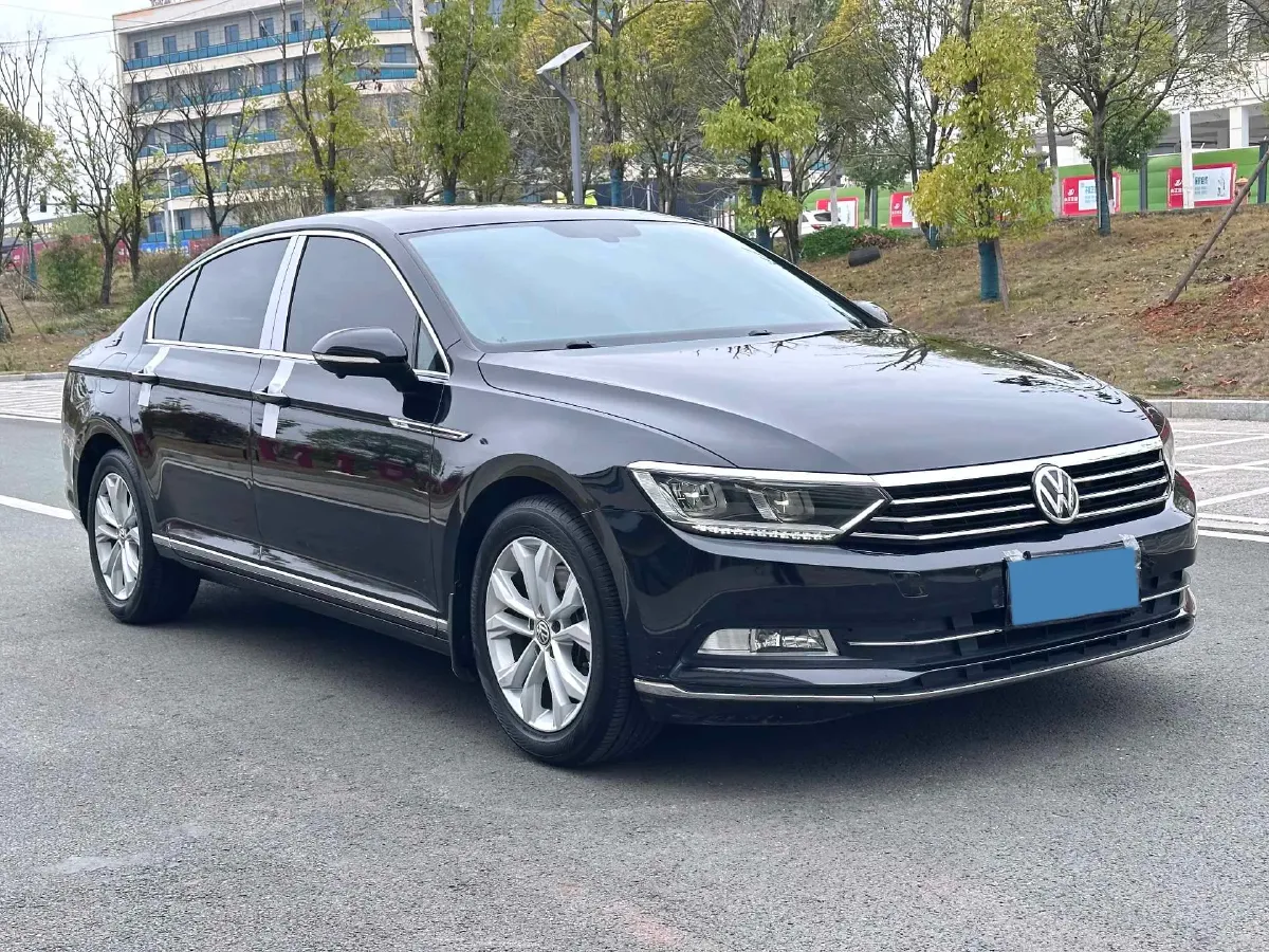 2017 Volkswagen Magotan 1.8T 180HP L4 7DCT,autocango,china used car exporter,china ev exporter,chinese used car exporter,chinese used ev exporter