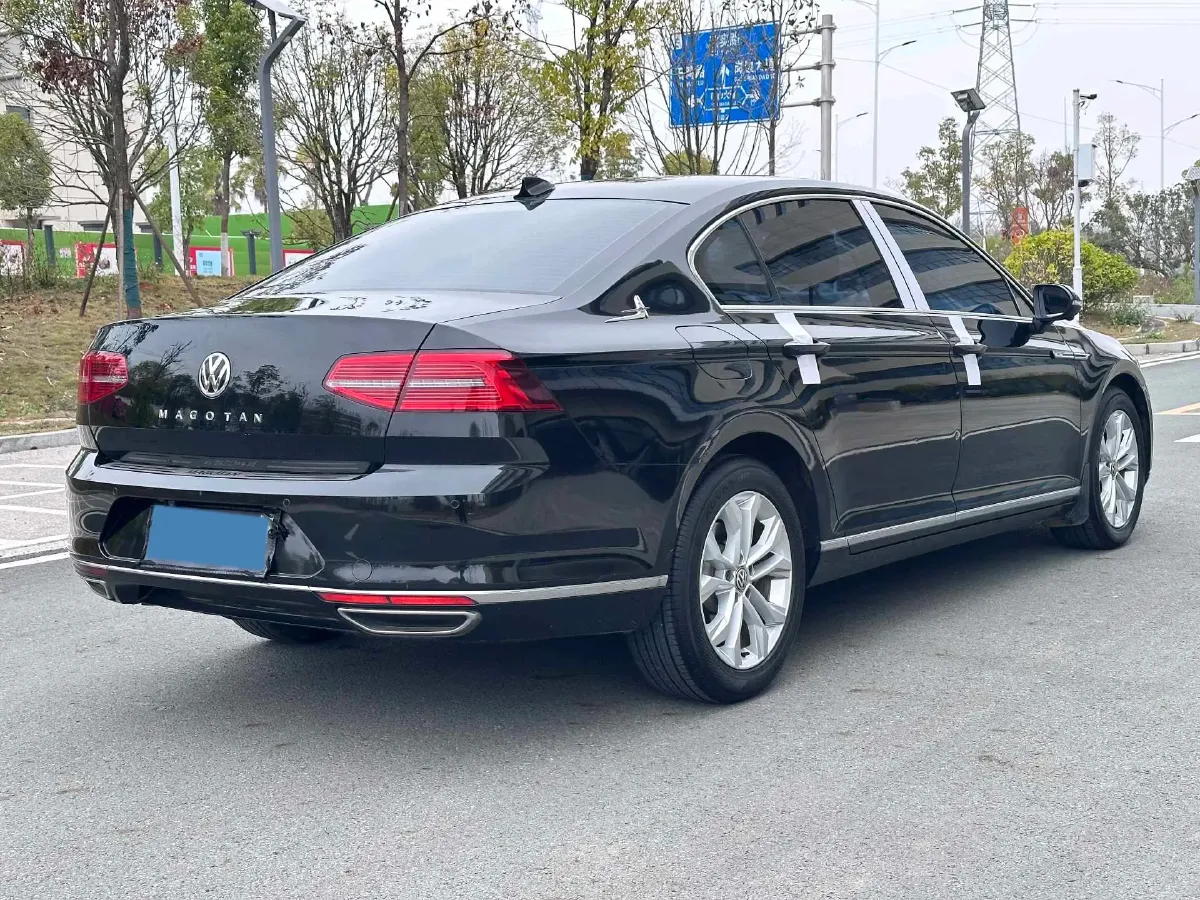 2017 Volkswagen Magotan 1.8T 180HP L4 7DCT,autocango,china used car exporter,china ev exporter,chinese used car exporter,chinese used ev exporter
