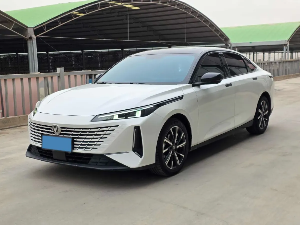 2023 ChangAn Oshan Z6 1.5T 188HP L4 7DCT,autocango,china used car exporter,china ev exporter,chinese used car exporter,chinese used ev exporter