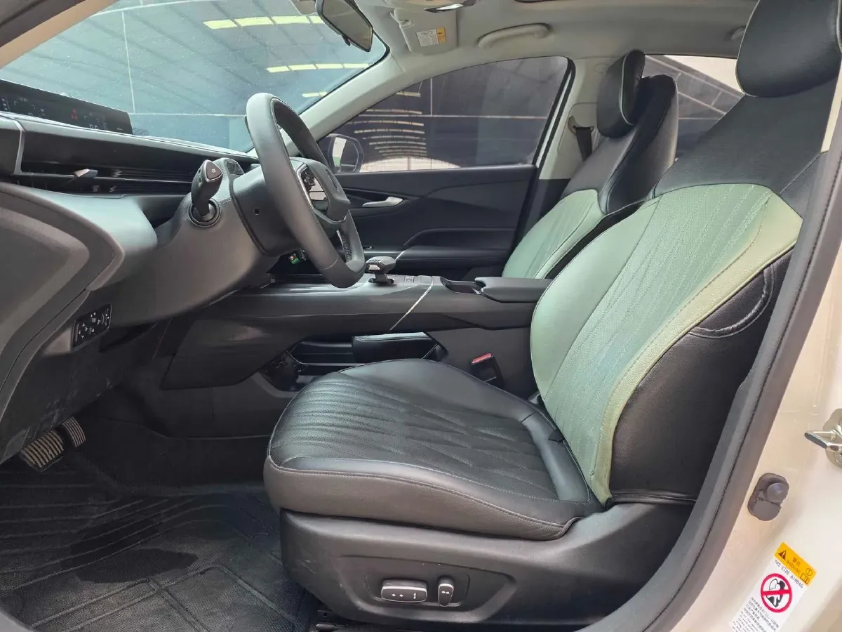 2023 ChangAn Oshan Z6 1.5T 188HP L4 7DCT,autocango,china used car exporter,china ev exporter,chinese used car exporter,chinese used ev exporter