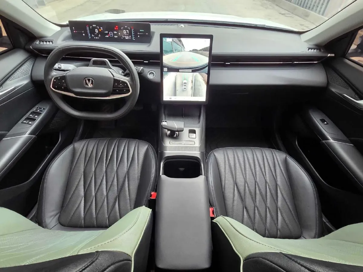 2023 ChangAn Oshan Z6 1.5T 188HP L4 7DCT,autocango,china used car exporter,china ev exporter,chinese used car exporter,chinese used ev exporter