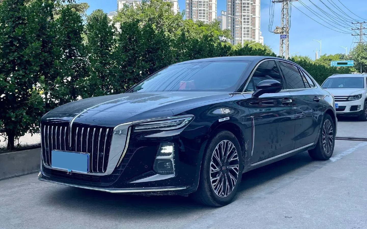 2024 HongQi H5 2.0T 224HP L4 8AT,autocango,china used car exporter,china ev exporter,chinese used car exporter,chinese used ev exporter