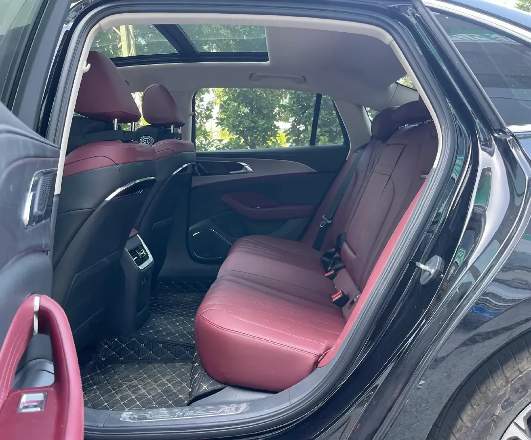 2024 HongQi H5 2.0T 224HP L4 8AT,autocango,china used car exporter,china ev exporter,chinese used car exporter,chinese used ev exporter