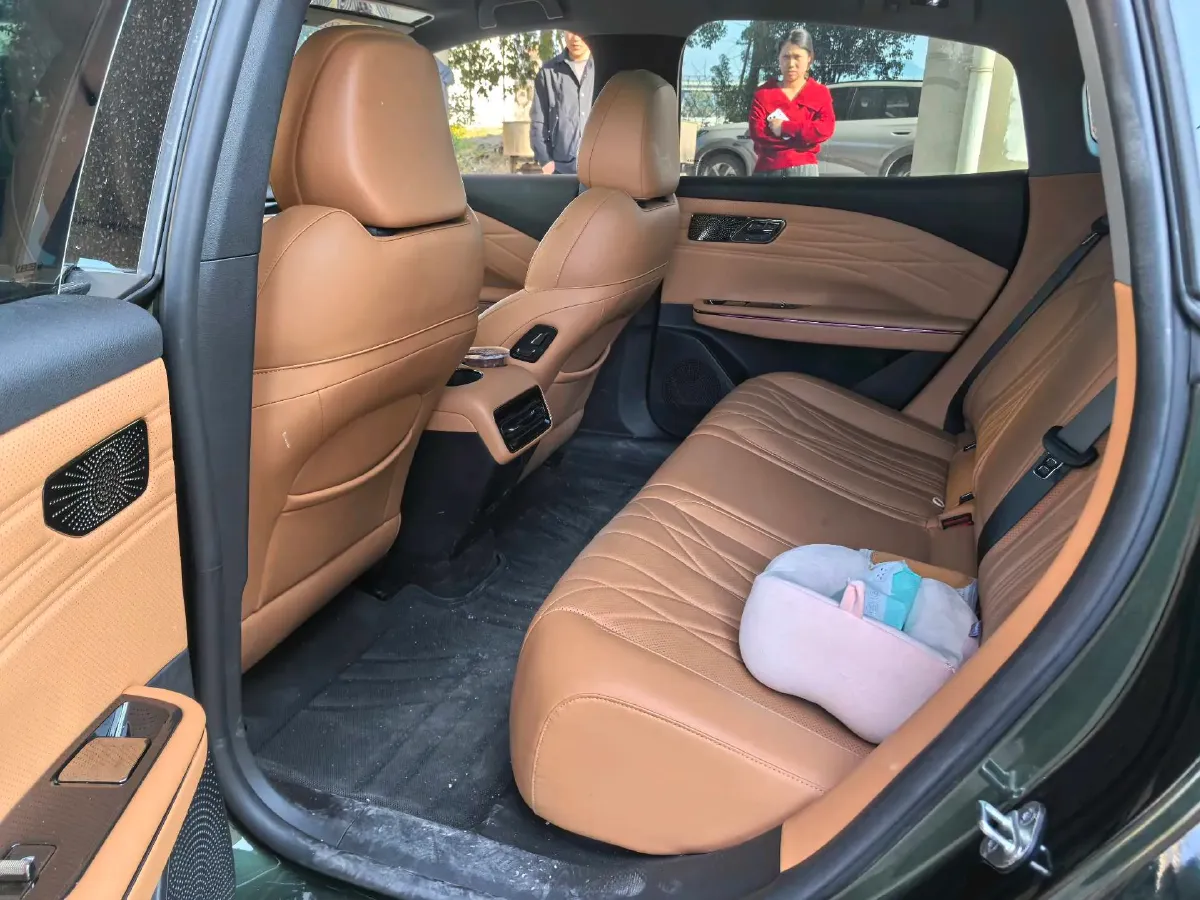 2025 Geely Galaxy Starshine 8 1.5L 112HP L4 1DHT PHEV,autocango,china used car exporter,china ev exporter,chinese used car exporter,chinese used ev exporter