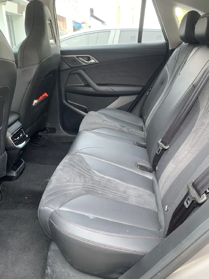 2024 Roewe D5X DMH 1.5T 150HP L4 2DHT PHEV 21.4KWH,autocango,china used car exporter,china ev exporter,chinese used car exporter,chinese used ev exporter