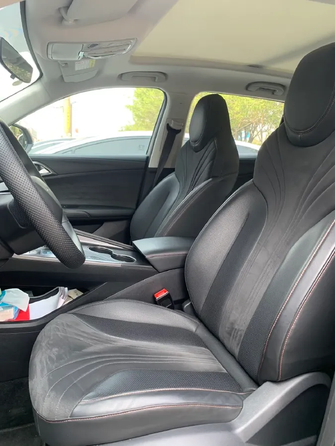 2024 Roewe D5X DMH 1.5T 150HP L4 2DHT PHEV 21.4KWH,autocango,china used car exporter,china ev exporter,chinese used car exporter,chinese used ev exporter