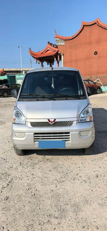 2021 WuLing RongGuang 1.5L 99HP L4 5MT,autocango,china used car exporter,china ev exporter,chinese used car exporter,chinese used ev exporter