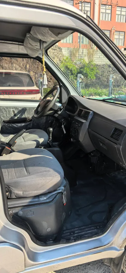 2021 WuLing RongGuang 1.5L 99HP L4 5MT,autocango,china used car exporter,china ev exporter,chinese used car exporter,chinese used ev exporter