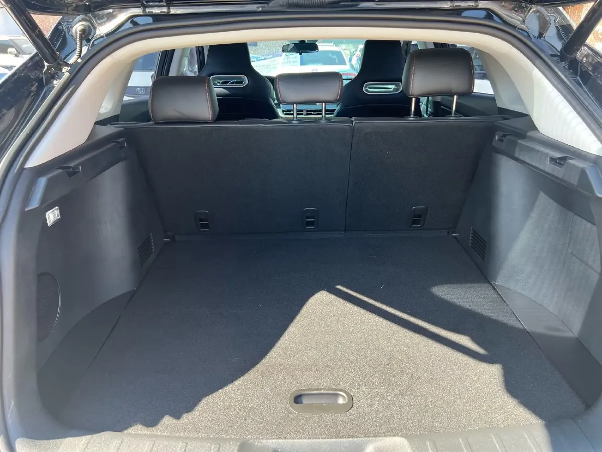 2021 ChangAn UNI-K 2.0T 233HP L4 8AT,autocango,china used car exporter,china ev exporter,chinese used car exporter,chinese used ev exporter