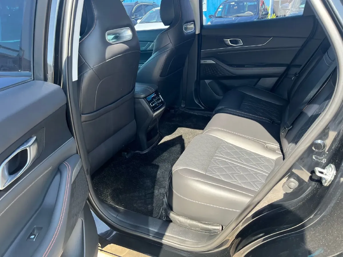 2021 ChangAn UNI-K 2.0T 233HP L4 8AT,autocango,china used car exporter,china ev exporter,chinese used car exporter,chinese used ev exporter