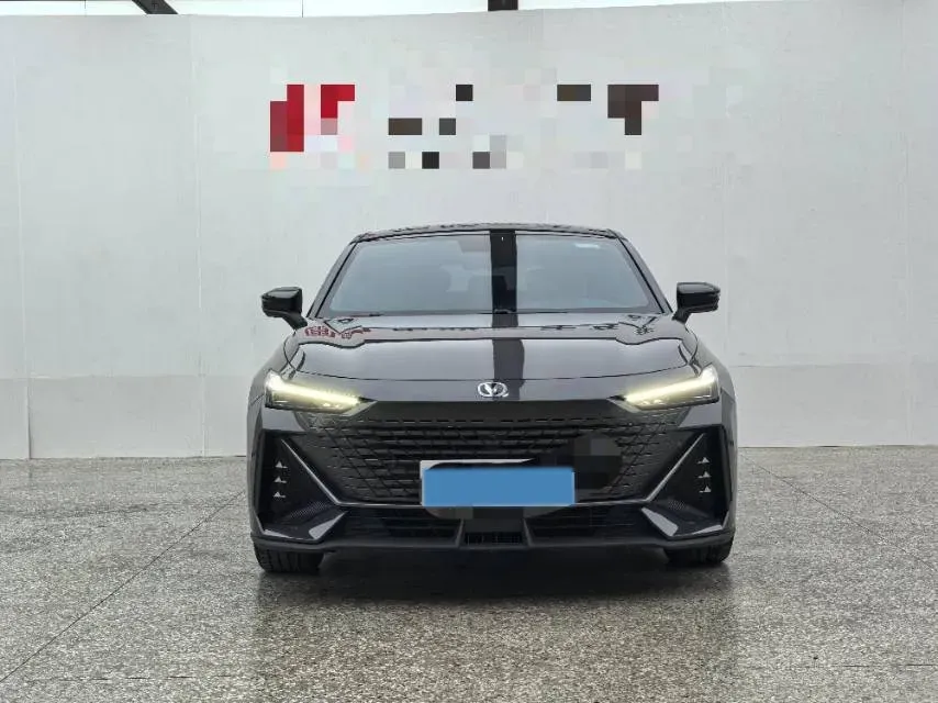 2022 ChangAn UNI-V 1.5T 188HP L4 7DCT,autocango,china used car exporter,china ev exporter,chinese used car exporter,chinese used ev exporter