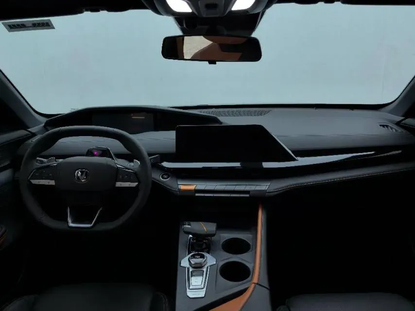 2022 ChangAn UNI-V 1.5T 188HP L4 7DCT,autocango,china used car exporter,china ev exporter,chinese used car exporter,chinese used ev exporter