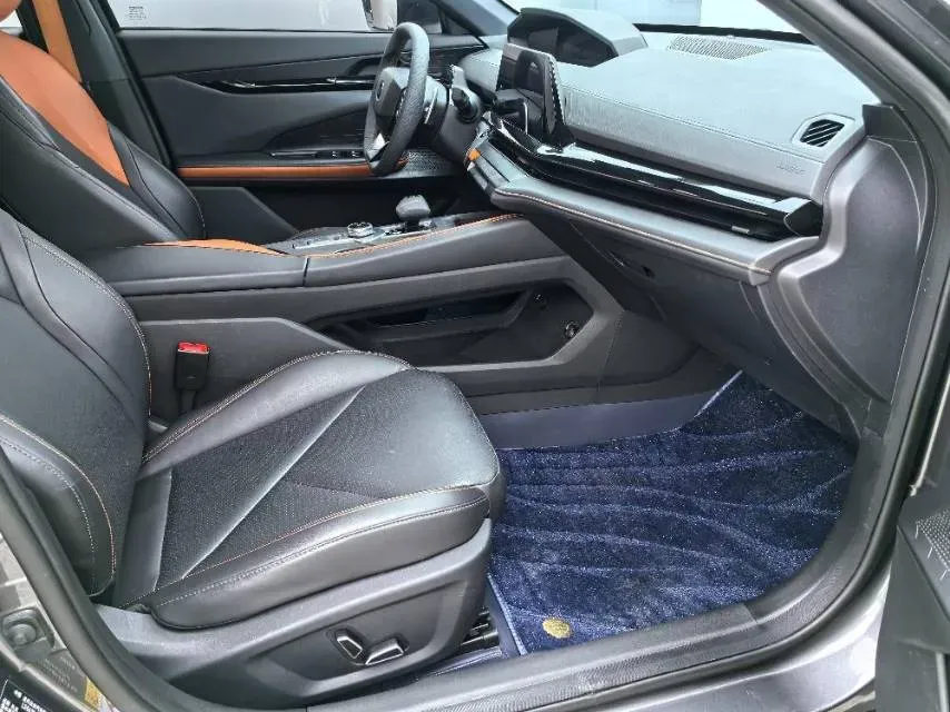 2022 ChangAn UNI-V 1.5T 188HP L4 7DCT,autocango,china used car exporter,china ev exporter,chinese used car exporter,chinese used ev exporter