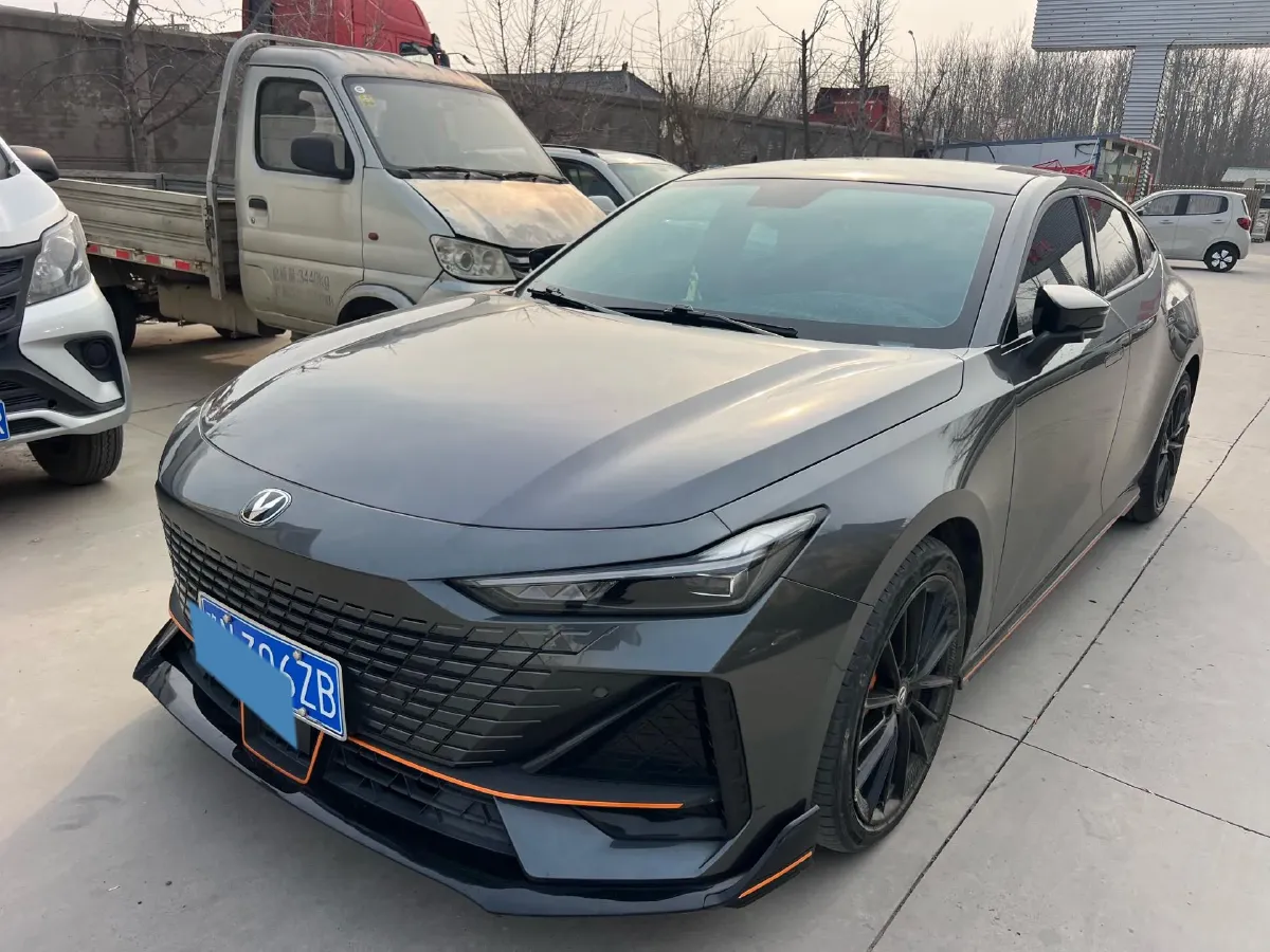 2022 ChangAn UNI-V 1.5T 188HP L4 7DCT,autocango,china used car exporter,china ev exporter,chinese used car exporter,chinese used ev exporter