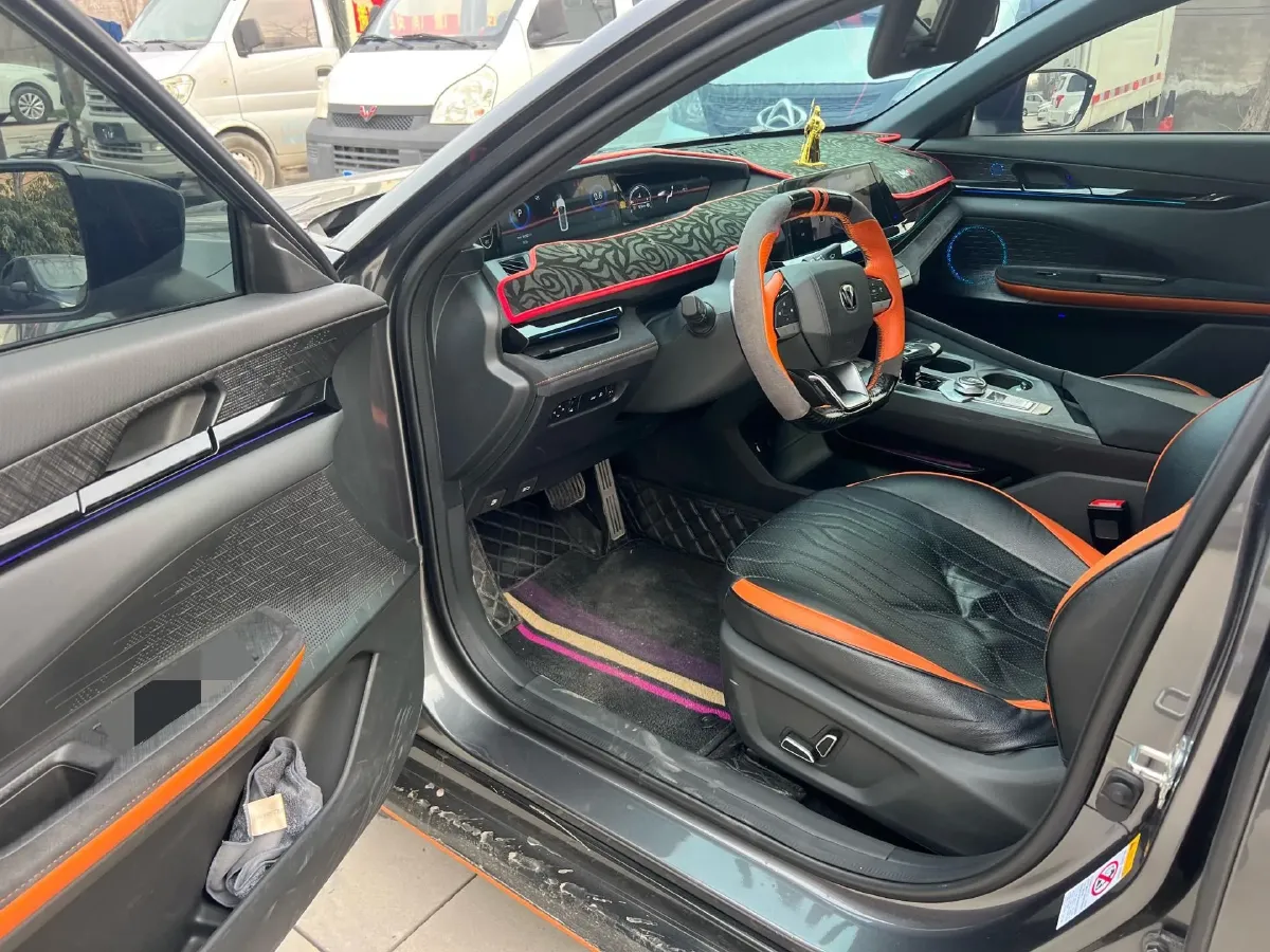2022 ChangAn UNI-V 1.5T 188HP L4 7DCT,autocango,china used car exporter,china ev exporter,chinese used car exporter,chinese used ev exporter