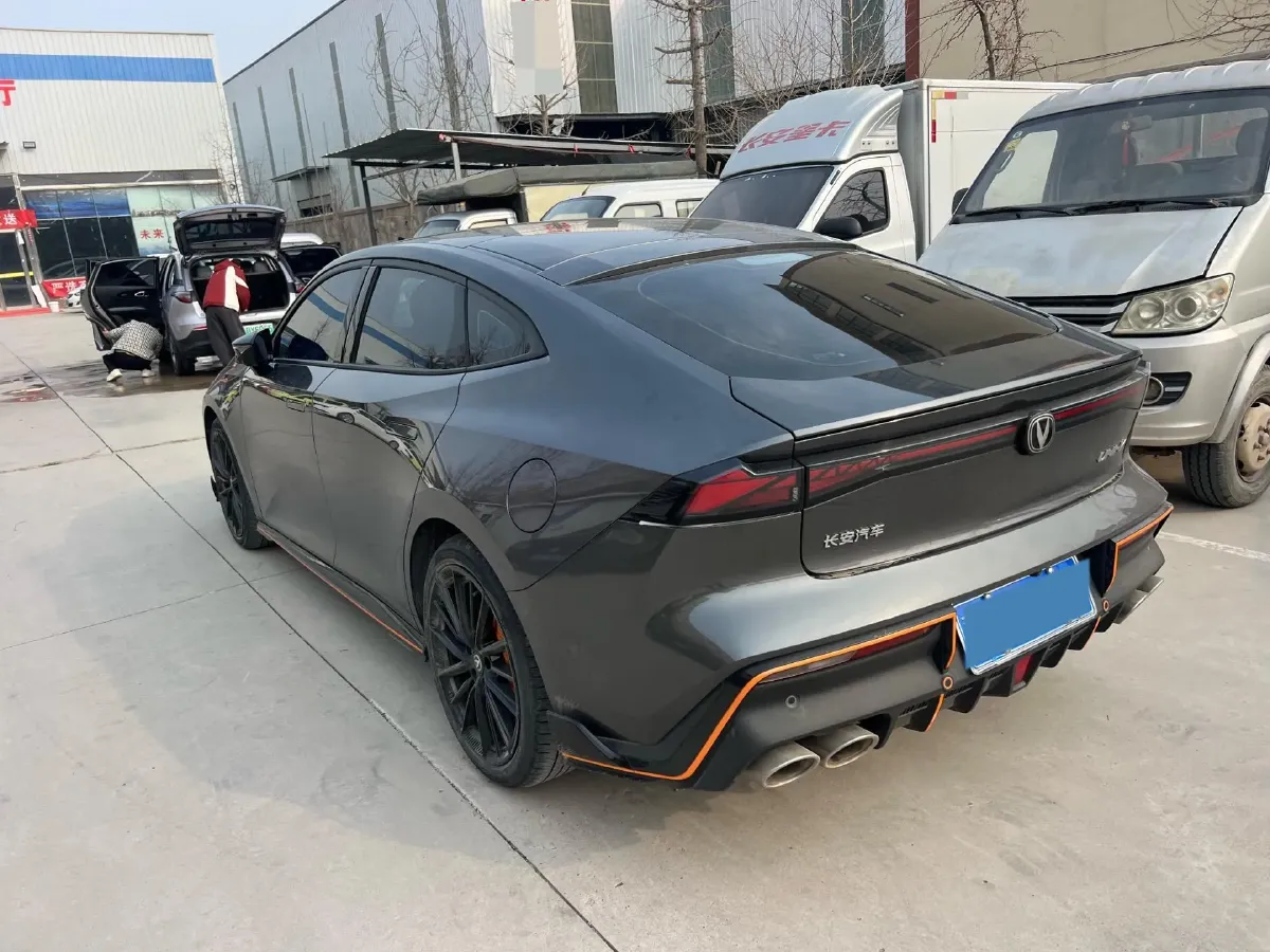 2022 ChangAn UNI-V 1.5T 188HP L4 7DCT,autocango,china used car exporter,china ev exporter,chinese used car exporter,chinese used ev exporter