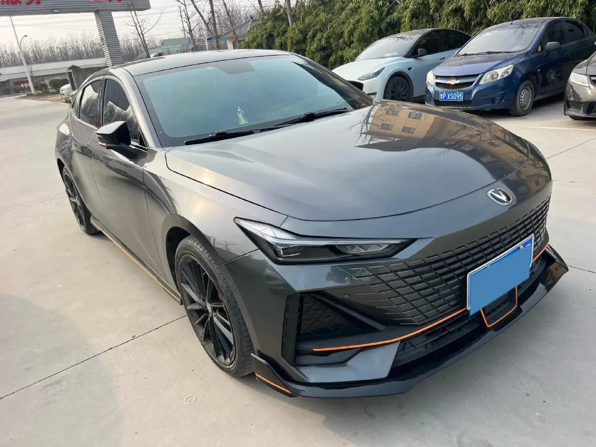 2022 ChangAn UNI-V 1.5T 188HP L4 7DCT,autocango,china used car exporter,china ev exporter,chinese used car exporter,chinese used ev exporter