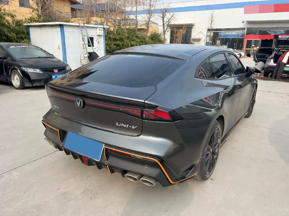 2022 ChangAn UNI-V 1.5T 188HP L4 7DCT,autocango,china used car exporter,china ev exporter,chinese used car exporter,chinese used ev exporter