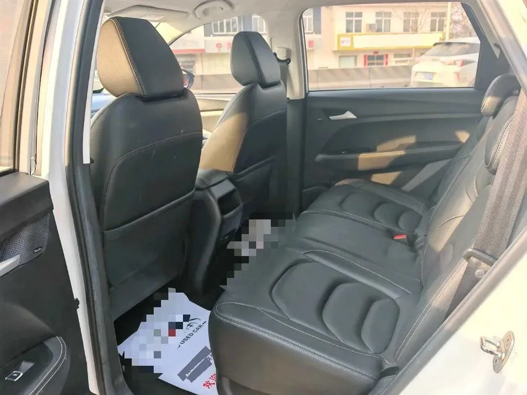 2021 BaoJun 530 1.5T 147HP L4 CVT,autocango,china used car exporter,china ev exporter,chinese used car exporter,chinese used ev exporter