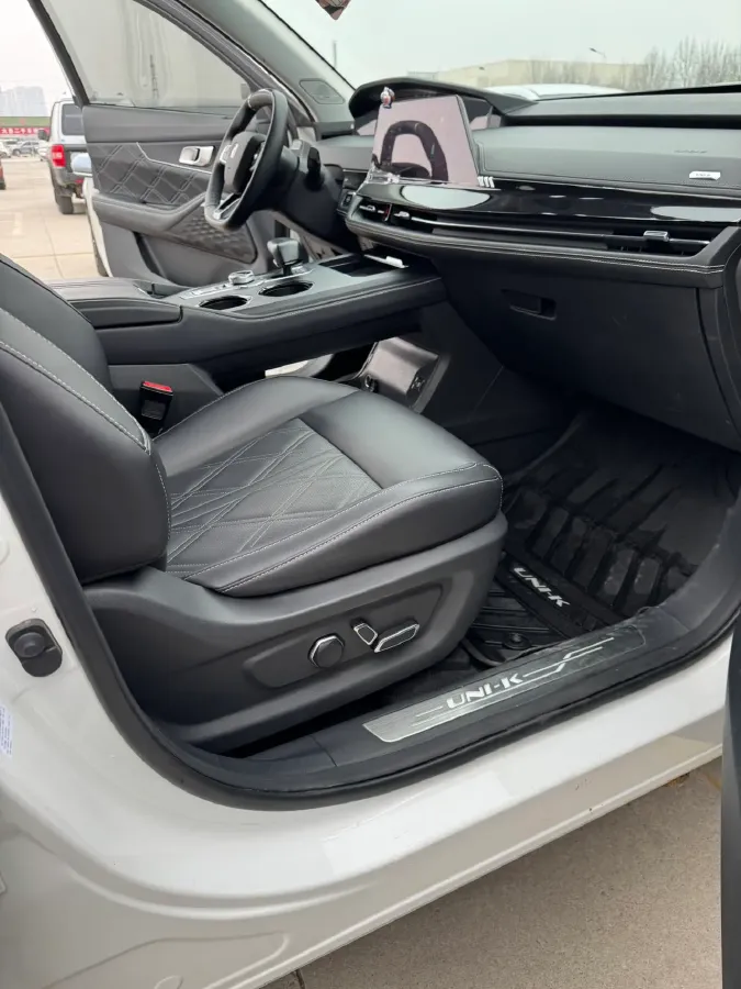 2023 ChangAn UNI-K 2.0T 233HP L4 8AT,autocango,china used car exporter,china ev exporter,chinese used car exporter,chinese used ev exporter