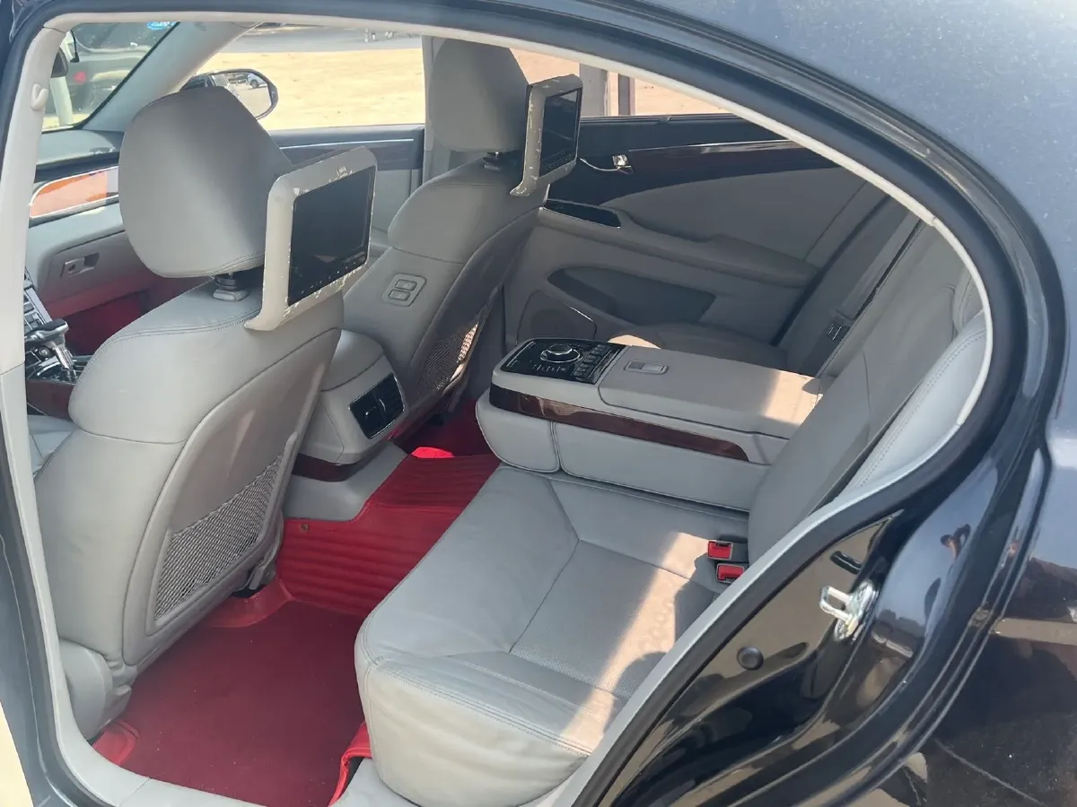 2013 HongQi H7 3.0L 231HP V6 6AT,autocango,china used car exporter,china ev exporter,chinese used car exporter,chinese used ev exporter