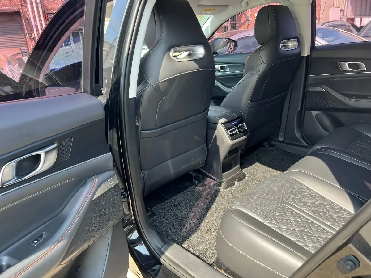 2021 ChangAn UNI-K 2.0T 233HP L4 8AT,autocango,china used car exporter,china ev exporter,chinese used car exporter,chinese used ev exporter