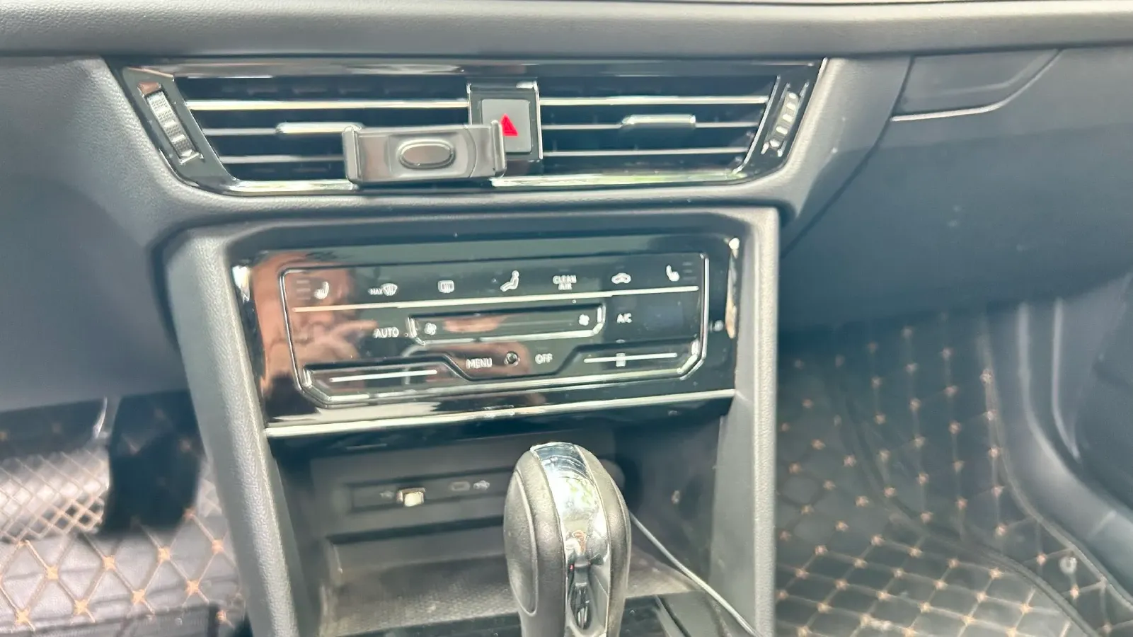 2021 Volkswagen Tharu 1.4T 150HP L4 7DCT,autocango,china used car exporter,china ev exporter,chinese used car exporter,chinese used ev exporter